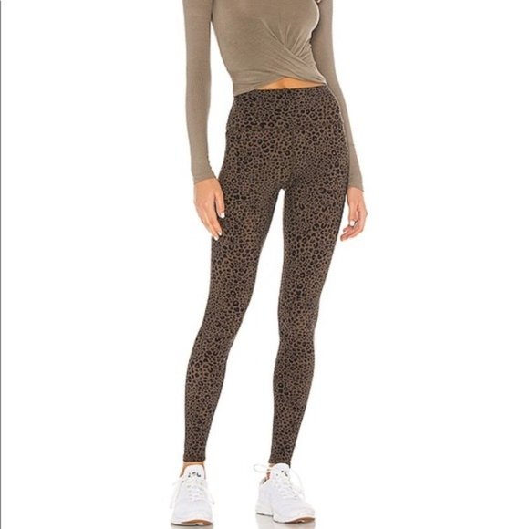 Alo Leopard High Waist Vapor Legging - Picture 1 of 7